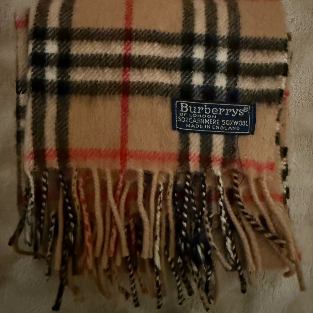 Burberrys of London Vintage Scarf Cashmere/Wool ***price firm*